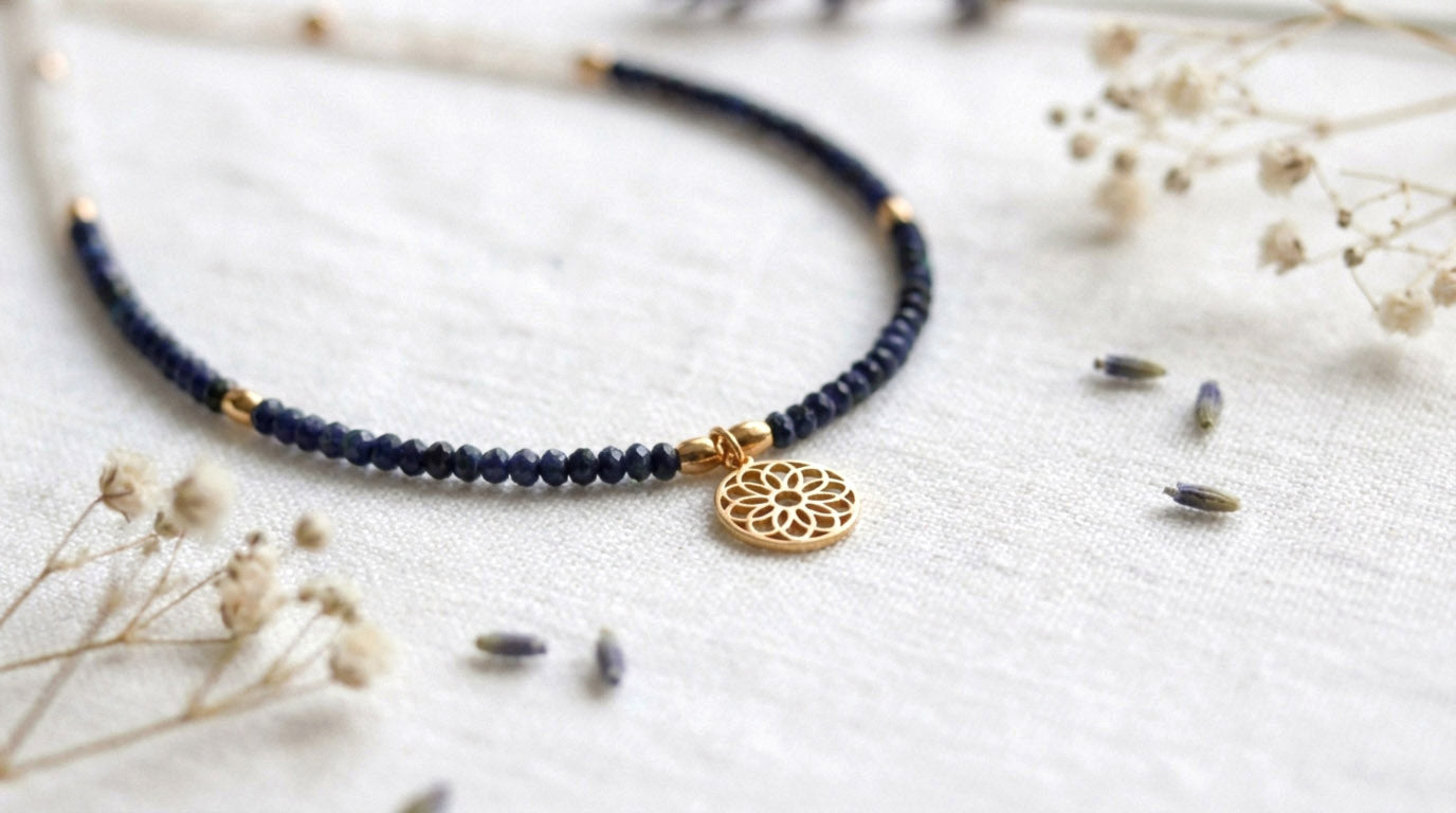 Zarter Lapislazuli Choker mit Anhänger – Handgefertigt