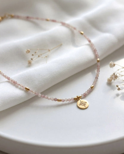 Rosenquarz Naturstein Perlenhalskette – Handgefertigt