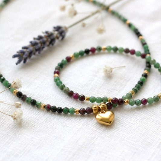 Rubin Zoisit Herz Halskette – Zarte Naturstein Perlenkette - Handgefertigt