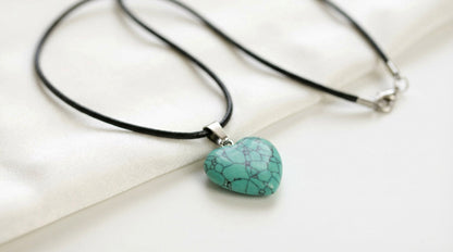 Türkis Naturstein Anhänger – Handgefertigte Naturstein-Halskette