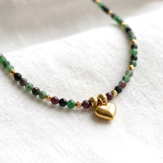 Rubin Zoisit Herz Halskette – Zarte Naturstein Perlenkette - Handgefertigt