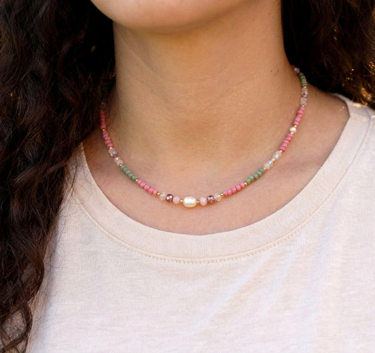 Grün-Altrosa Perlenkette & Armband – Mit Süßwasserperlen - Set