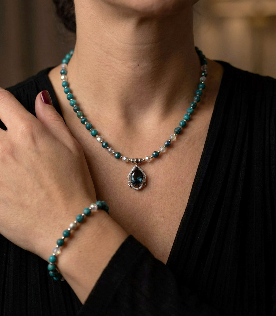 Türkis-Blaue Perlenkette & Armband – Handgefertigtes Schmuckset