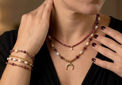 Garnet & Süßwasserperlen Schmuckset mit Mondanhänger – Handgefertigt