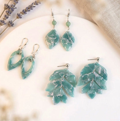 Elegante Grün-Silber Marmor Ohrringe – Handgefertigte Statement Kollektion