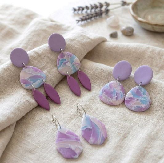 Pastell Lila-Blau Ohrringe – Handgefertigte Polymer Clay Statement Kollektion