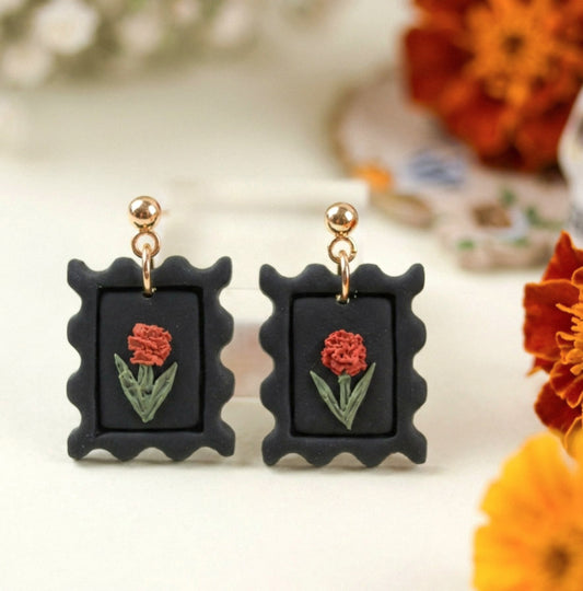 Marigold – Kleine handgefertigte Blumen-Ohrringe aus Polymer Clay