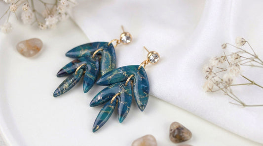 Grün Schwarz Gold Marmor Ohrringe – Handgefertigte Polymer Clay Statement