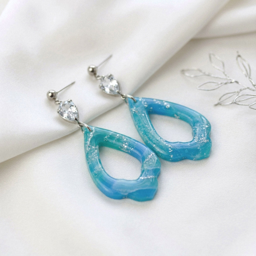 Statement Polymer Clay Ohrringe | Handgefertigte elegante Blau Silberne Marmor Swing | Kollektion