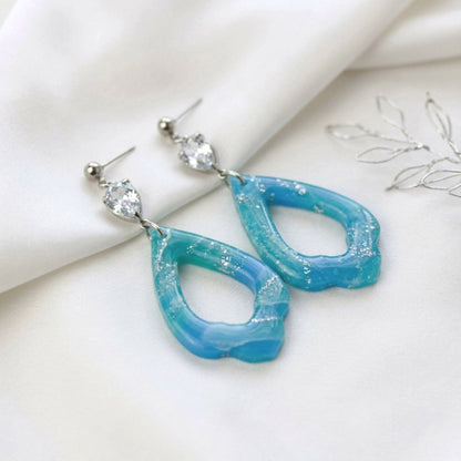 Statement Polymer Clay Ohrringe | Handgefertigte elegante Blau Silberne Marmor Swing | Kollektion