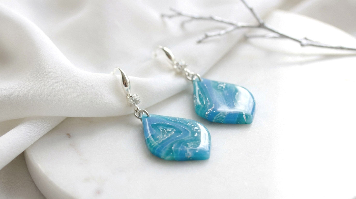 Statement Polymer Clay Ohrringe | Handgefertigte elegante Blau Silberne Marmor Swing | Kollektion