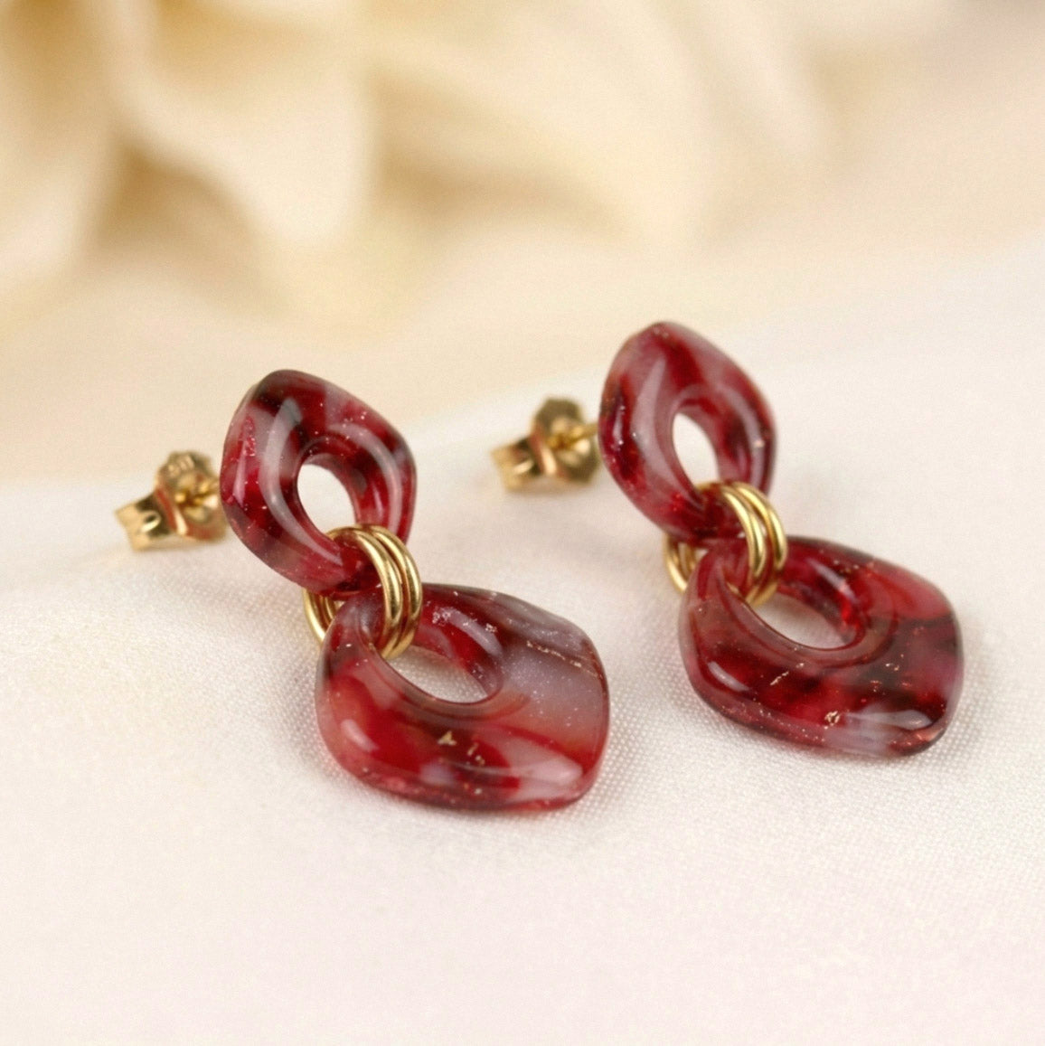 Kleine Rote Marmor Ohrringe – Elegante Polymer Clay Statement Ohrringe | Kollektion