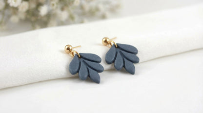 Kleine Blatt Ohrringe – Handgefertigte Polymer Clay Statement Ohrringe | Dewlight