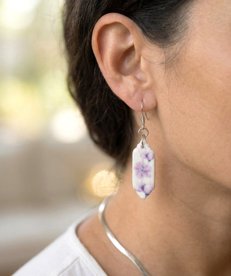 Florale Hängeohrringe – Kollektion Mauveline | Polymer Clay Statement Schmuck