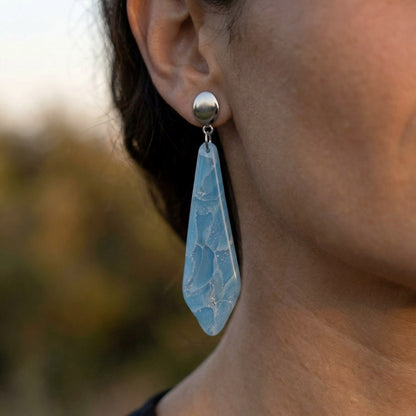 Lange Blau-Silber Marmor Ohrringe – Elegante Handgefertigte Polymer Clay Statement