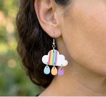 Freche Bunte Wolken – Handgefertigte Polymer Clay Statement Ohrringe