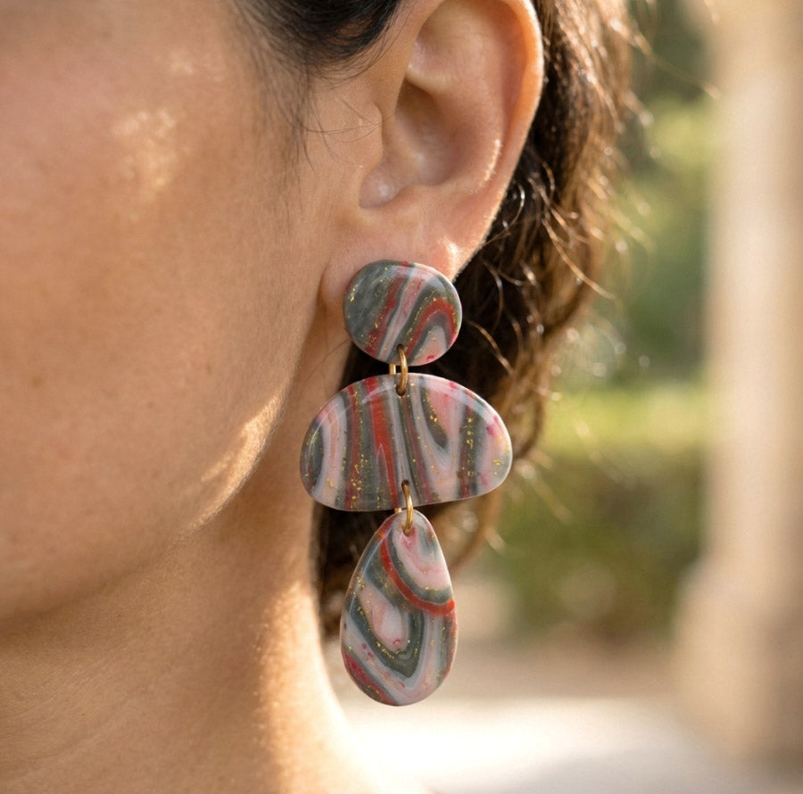 Rosa Grün Twisted Ohrringe – Elegante handgefertigte Polymer Clay Statement Designs