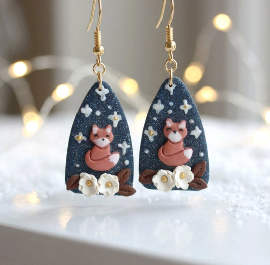 Fuchs unter Sternenhimmel Ohrringe – Handgefertigte Polymer Clay Statement Ohrringe