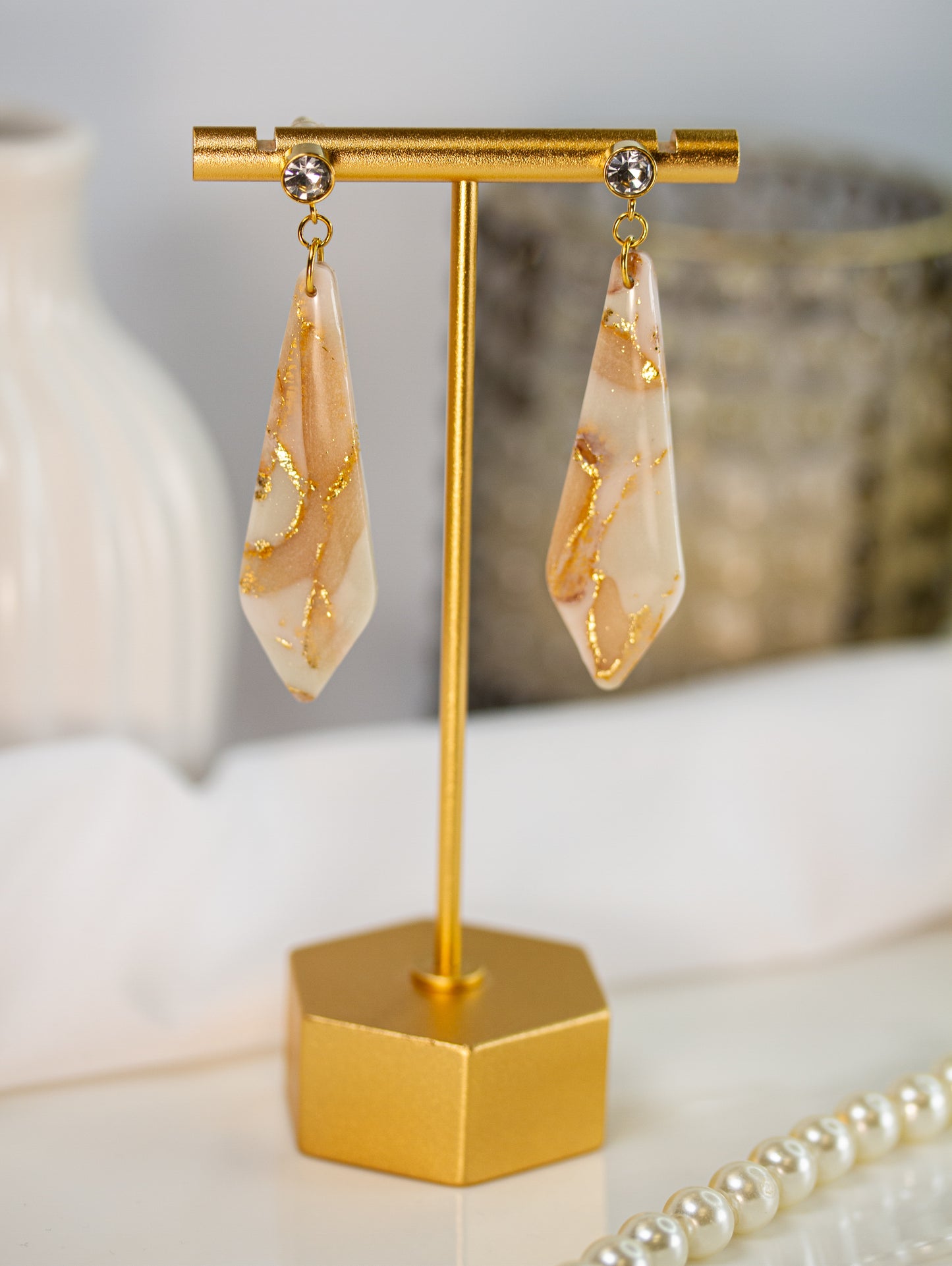 Lange Statement Ohrringe – Nude Creme Marble