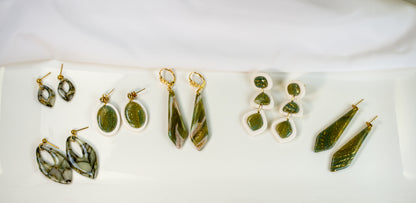 Ohrring – Oval White Frame – Sage Marble Collection