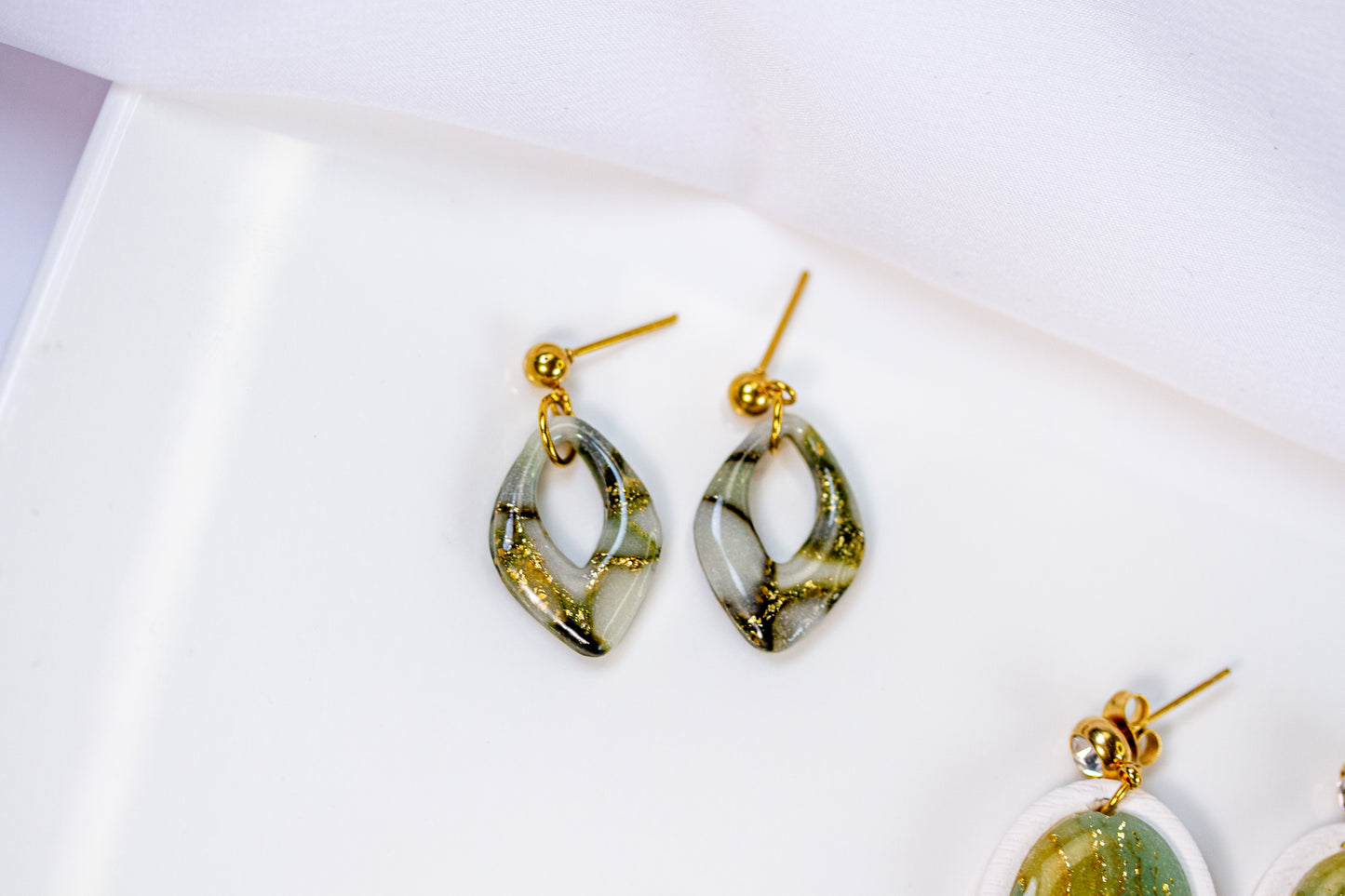 Ohrringe – Marmorblatt Mini – Sage Marble Collection