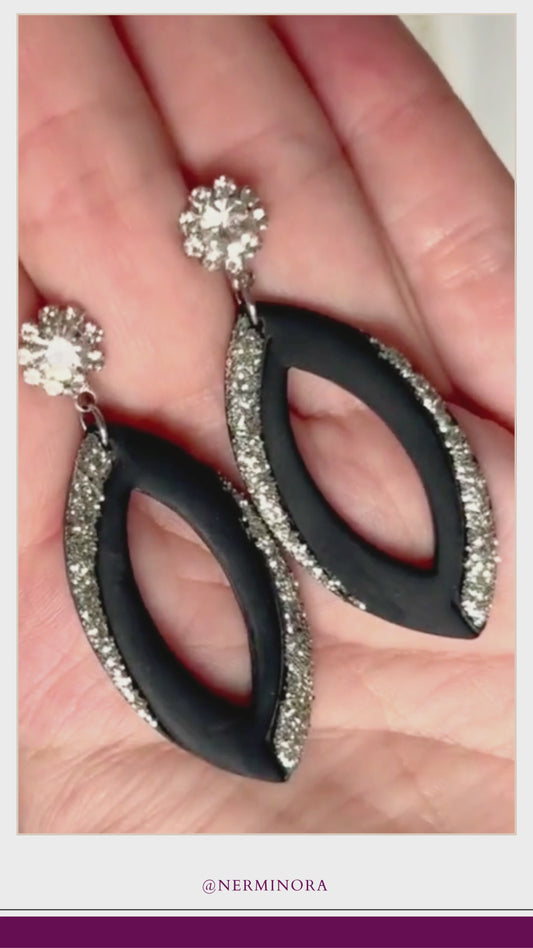 Black Ember – Schwarze Rahmen-Ohrringe